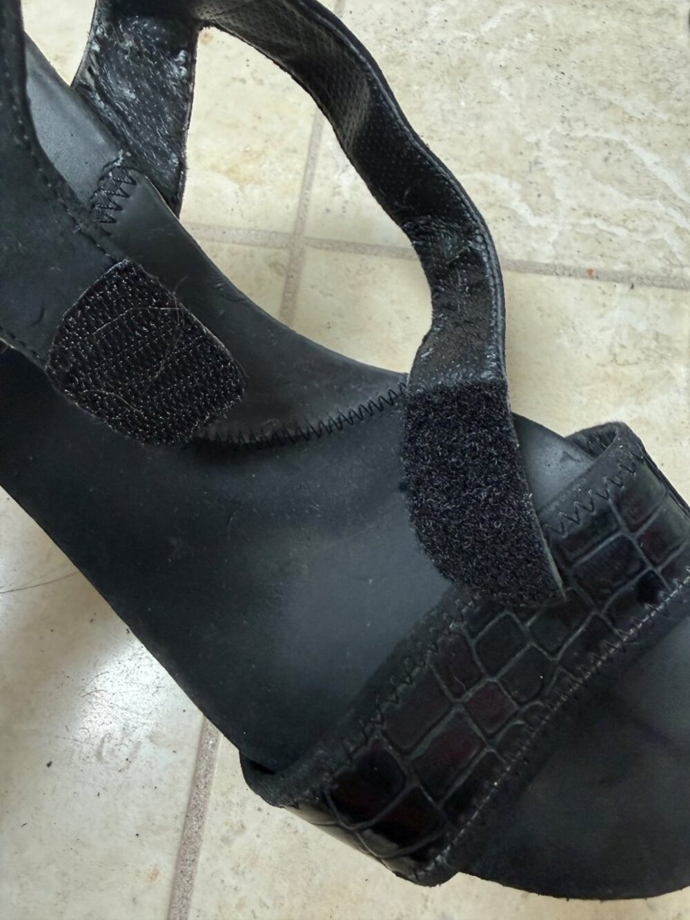 DKNY Black Wedge Sandals Velcro Ankle Strap Croc Embossed Size 9M - Picture 12 of 13
